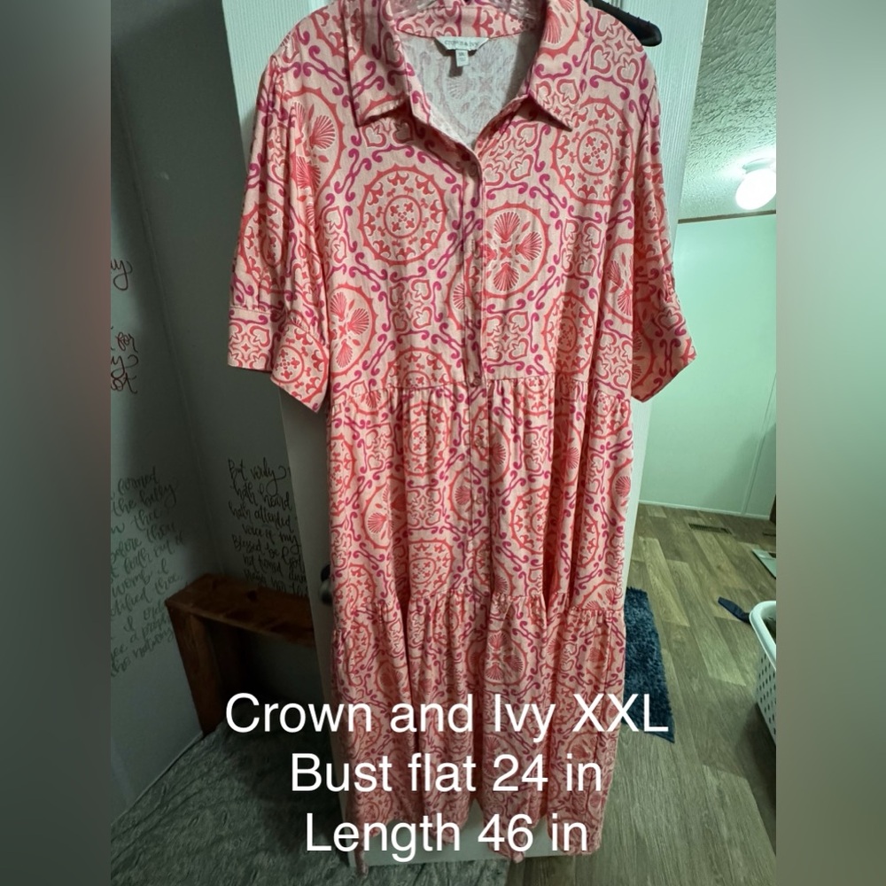Crown and Ivy Midi Elbow Sleeve Dress